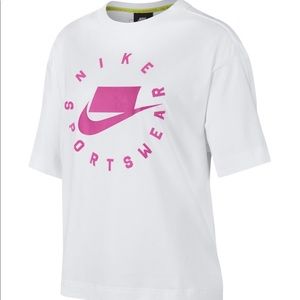 Nike NSW Loose-Fit T-Shirt